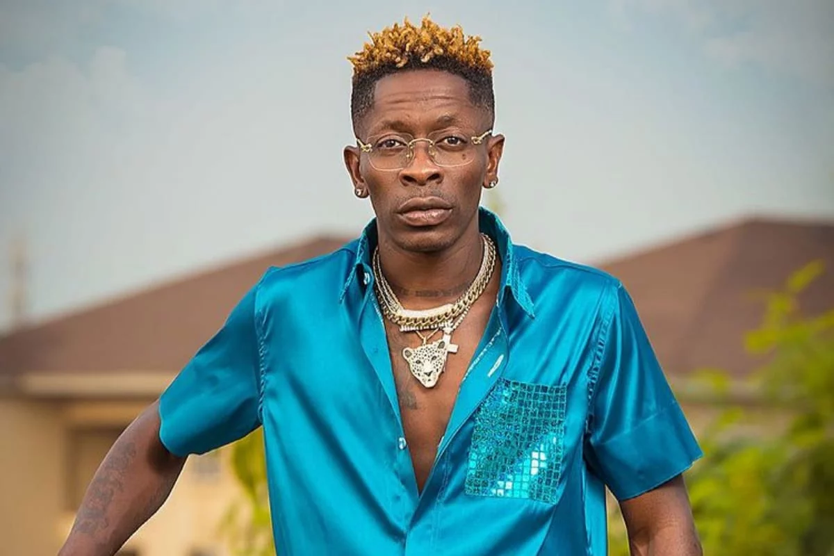 Peacefm and hitz fm should be banned — Shatta Wale