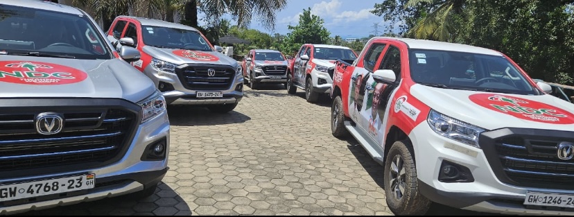 Former National Security Capo, Totobi Quakyi presents campaign vehicles to NDC Western reg.Parliamentary candidates