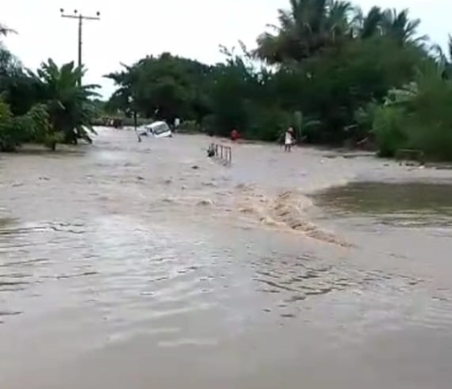 Heavy downpour submerges culvert at Juapong and separates Ho from Accra