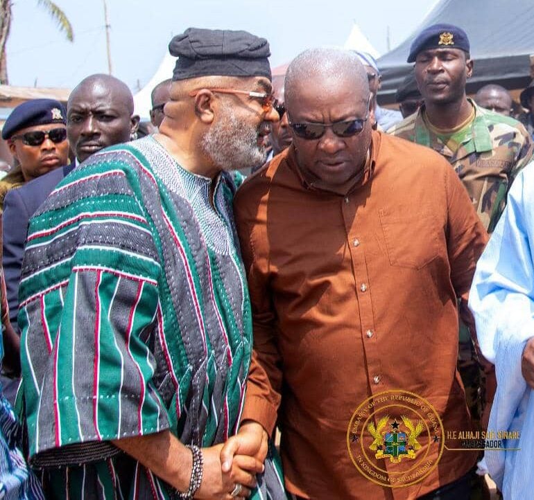 Alhaji Said Sinare in a tete-a-tete with President Mahama