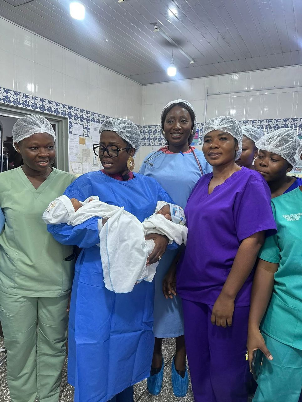 Diana Hamilton clears medical bills for new mothers at Mamobi hospital